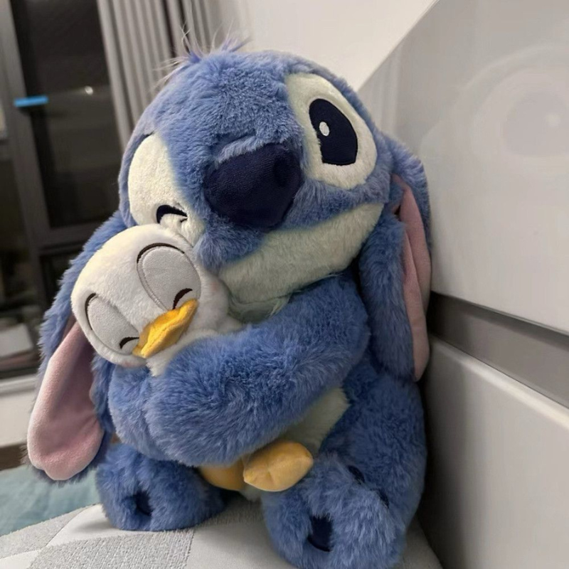 Pelúcia Stitch Patinho Amigo – Grande Antialérgico 30cm
